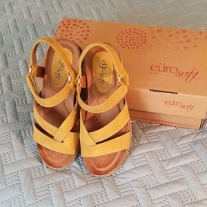 Sandals, golden yellow, EuroSoft by Sofft. Size 6 M